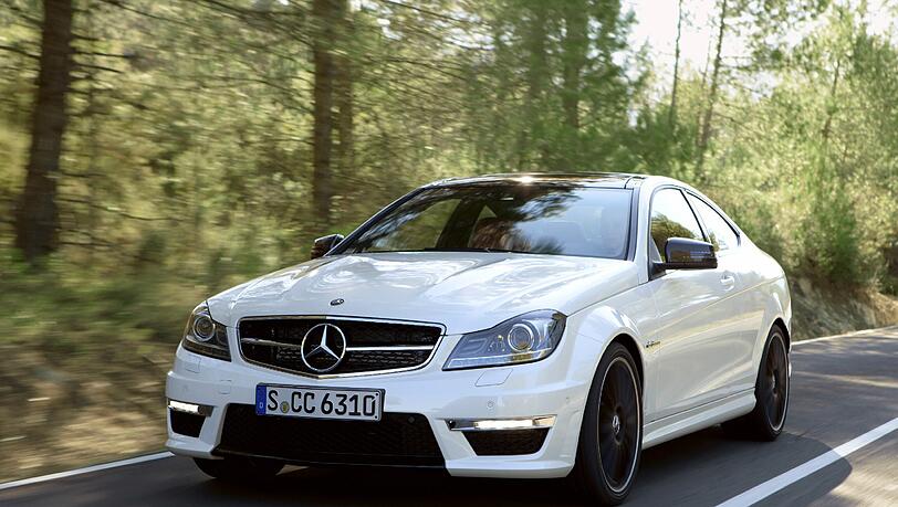 Sportkumpel mit reichlich Reserven: Der C 63 AMG. Sportkumpel mit reichlich Reserven: Der C 63 AMG.