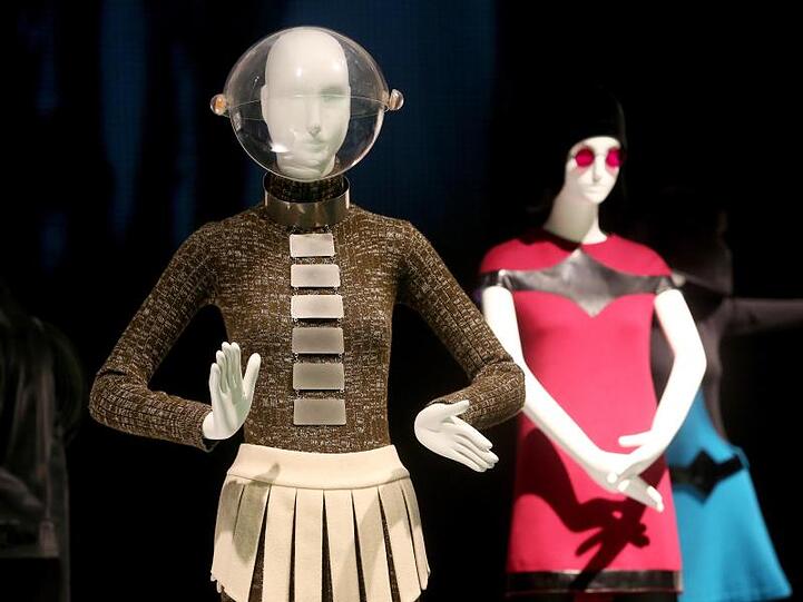 Im Kunstpalast werden mehr als 80 Kleidungssstücke und Accessoiress sowie Fotos und Filmmaterial gezeigt.