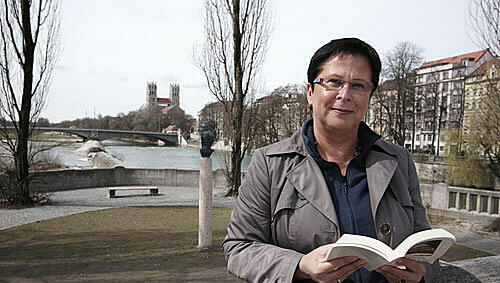 Glockenbach-Anwohnerin Jutta Bisani wartet auf den Stadtstrand Glockenbach-Anwohnerin Jutta Bisani wartet auf den Stadtstrand
