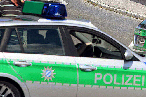 Polizeiwagen im Einsatz (Symbolbild).