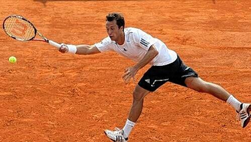 Philipp Kohlschreiber hat nach Tommy Haas als zweiter deutscher Tennisprofi den Einzug ins Viertelfinale des Münchner ATP-Turniers geschafft. Philipp Kohlschreiber hat nach Tommy Haas als zweiter deutscher Tennisprofi den Einzug ins Viertelfinale des Münchner ATP-Turniers geschafft.