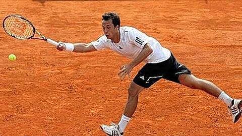 Philipp Kohlschreiber hat nach Tommy Haas als zweiter deutscher Tennisprofi den Einzug ins Viertelfinale des Münchner ATP-Turniers geschafft.