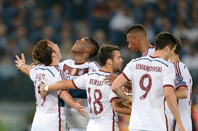 JÉROME BOATENG NOTE 2
Der Chef einer Abwehr, die Bayern nur in den ersten zehn Minuten brauchte. Danach mit bester Sicht auf diese Opus einer Offensive. Totti? Keine Chance.