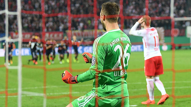 So nah liegen Freud und Leid beieinander: Sven Ulreich hat soeben den Elfmeter von Timo Werner pariert...