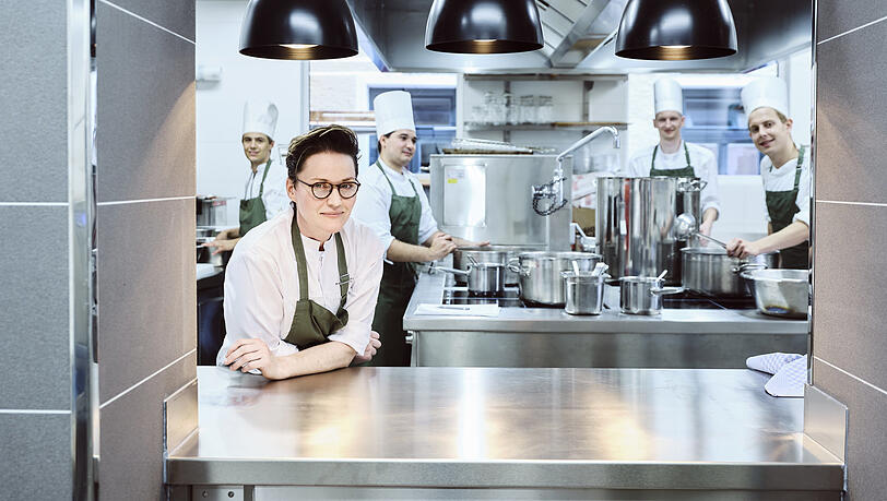 Sigi Schelling in ihrer Küche: "Ohne ein Team, das Gas gibt, geht es nicht."