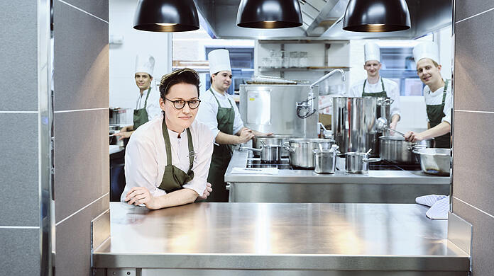 Sigi Schelling in ihrer Küche: "Ohne ein Team, das Gas gibt, geht es nicht."