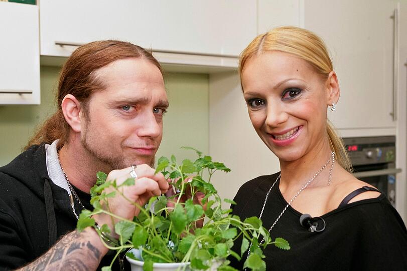 Am 25. März sendet Vox ein weiteres Promi-Dinner mit den Dschungelstart Micaela Schäfer, Vincent Raven, Martin Kesici und Radost Bokel - sehen Sie hier vorab einige Bilder der Sendung.