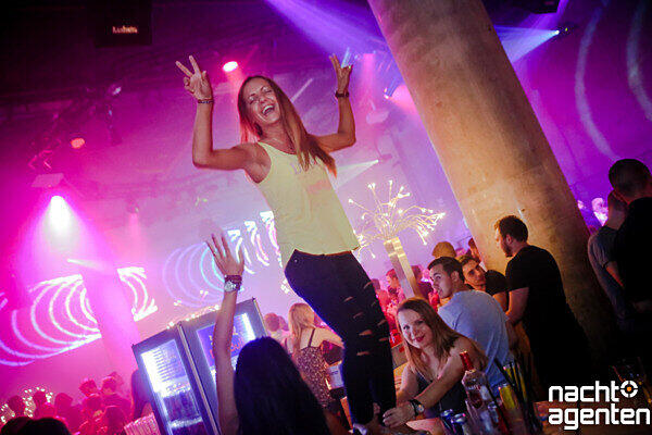 Klicken Sie sich durch die besten Partybilder des Wochenendes!