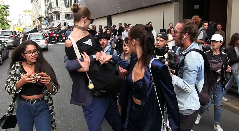 Der Angriff des dreisten Promi-Jägers auf Gigi Hadid in Bildern.