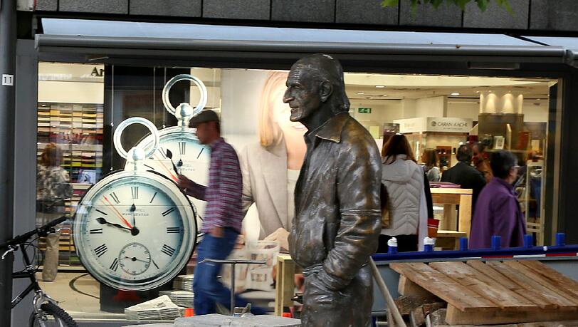 Doch nicht Viktualienmarkt: Sigi Sommer steht wieder an seinem alten Platz Doch nicht Viktualienmarkt: Sigi Sommer steht wieder an seinem alten Platz