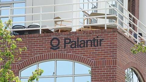 Die geheimnisumwobene Datenfirma Palantir arbeitet mit hohen Verlusten.
