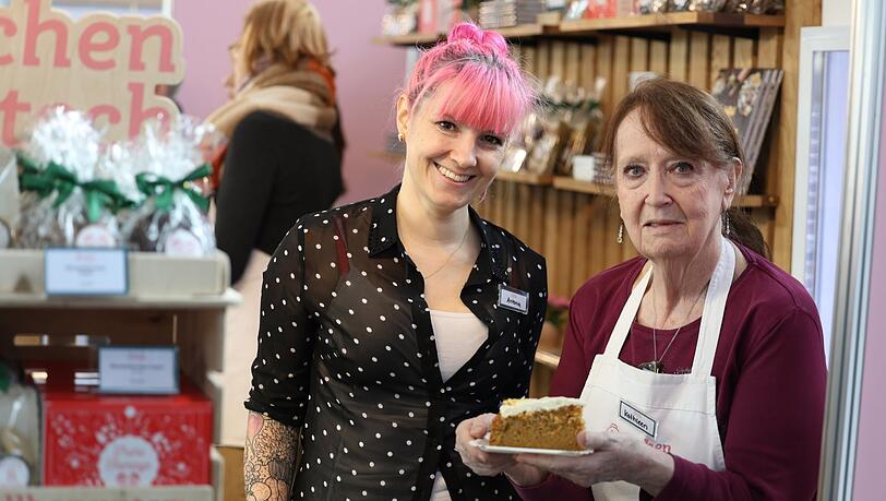 Antonia Hausner von "Kuchentratsch" mit Rentnerin Kathleen. Antonia Hausner von "Kuchentratsch" mit Rentnerin Kathleen.