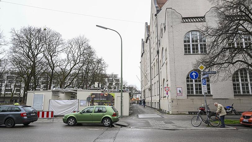 Die gesperrte Arcisstraße im März 2025. Die gesperrte Arcisstraße im März 2025.