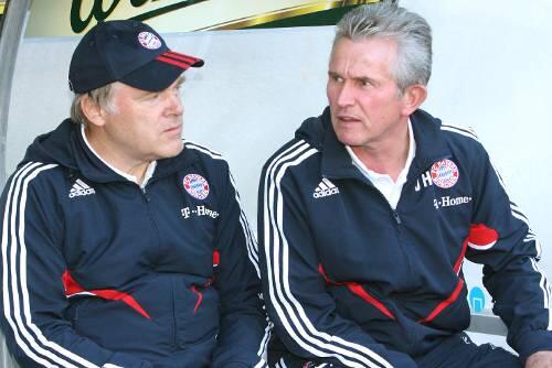 Das Fünf-Wochen-Trainergespann: Jupp Heynckes, der am 28. April auf Jürgen Klinsmann folgte, mit seinem Assistenten Hermann Gerland (l.).