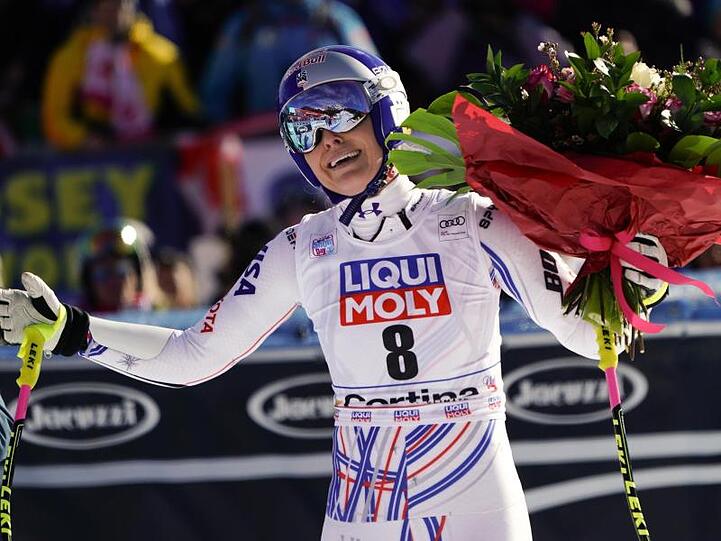 Erst gab es Blumen, dann Tränen bei Lindsey Vonn.
