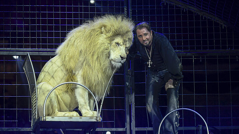 ...ist auch Martin Lacey jr. mit seiner Raubtiershow wieder mit dabei.