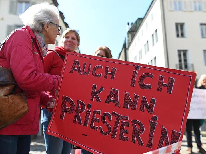 Bistümer haben mit Verständnis auf den Proteststreik katholischer Frauen reagiert.