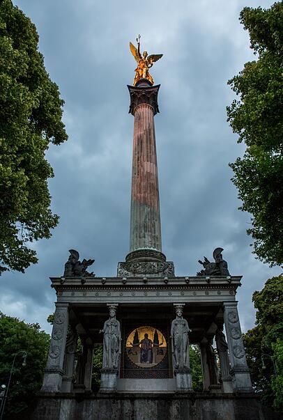 Der Friedensengel. Der Friedensengel.