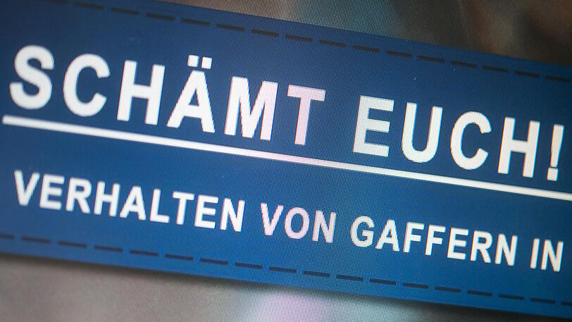 "Schämt Euch!" Facebook-Post der Polizei Offenburg nach einem skandalösen Vorfall mit Gaffern.