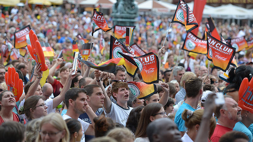 Dem DFB-Team laufen bei Länderspielen die Fans davon.
