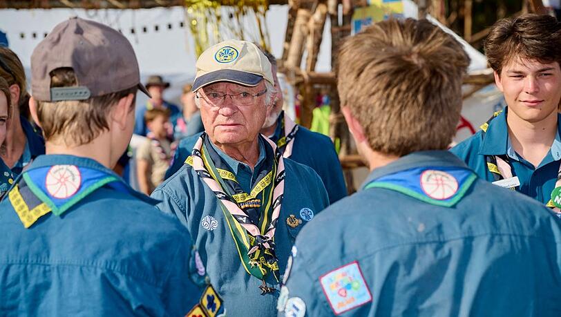 König Carl Gustaf in seinem Pfadfinder-Look. König Carl Gustaf in seinem Pfadfinder-Look.