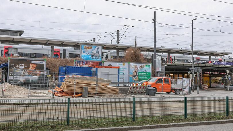 Stadträte fordern, dass der &bdquo;Verhau&ldquo; aufgeräumt wird.