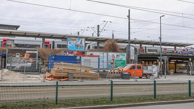 Stadträte fordern, dass der „Verhau“ aufgeräumt wird. Stadträte fordern, dass der „Verhau“ aufgeräumt wird.