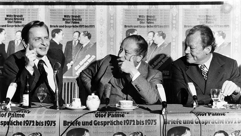 Drei Freunde aus der Exilzeit: Olof Palme, schwedischer Ministerpräsident, Bruno Kreisky, österreichischer Ministerpräsident und Willy Brandt, deutscher Kanzler. Drei Freunde aus der Exilzeit: Olof Palme, schwedischer Ministerpräsident, Bruno Kreisky, österreichischer Ministerpräsident und Willy Brandt, deutscher Kanzler.