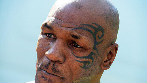 Trauriger Anblick: Box-Legende Mike Tyson schafft es nicht, seine Alkohol- und Drogensucht in den Griff zu bekommen. Trauriger Anblick: Box-Legende Mike Tyson schafft es nicht, seine Alkohol- und Drogensucht in den Griff zu bekommen.