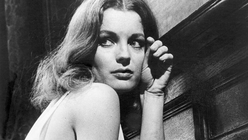 Romy Schneider in einer Szene des Films "Don't cry" ("Schrei nicht"), der 1969 ihn London gedreht wurde. Schneider starb 1982. Romy Schneider in einer Szene des Films "Don't cry" ("Schrei nicht"), der 1969 ihn London gedreht wurde. Schneider starb 1982.