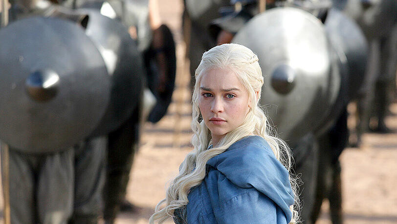 Daenerys Targaryen (Emilia Clarke) kommt in der vierten Staffel von "Game of Thrones" dem eisernen Thron immer näher Daenerys Targaryen (Emilia Clarke) kommt in der vierten Staffel von "Game of Thrones" dem eisernen Thron immer näher