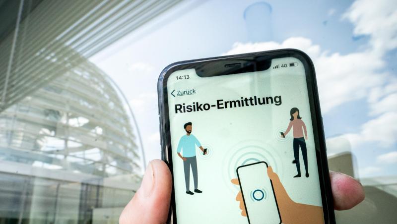 Die Corona-Warn-App ist schon millionenfach installiert worden. Die Corona-Warn-App ist schon millionenfach installiert worden.