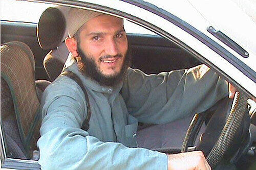 "Cyber-Dschihad" sei für islamistischen Terror lebenswichtig, heißt es in dem Bericht des Verfassungsschutzes. Die Bilder von Cüneyt C als Selbstmordattentäter wurden auch zunächst im Internet veröffentlicht.