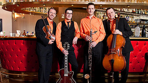 Passo Avanti: Violine, Gitarre, Klarinette und Violoncello.
