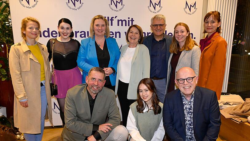 Manfred May (unten links) hatte zum Afterwork geladen