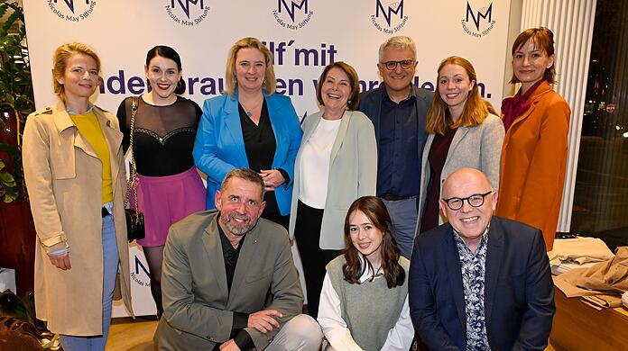 Manfred May (unten links) hatte zum Afterwork geladen
