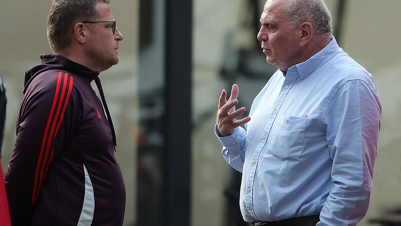 Klarer Auftrag: Max Eberl (l.) soll in diesem Sommer unbedingt Uli Hoeneß' Wunschspieler Florian Wirtz nach München locken. Klarer Auftrag: Max Eberl (l.) soll in diesem Sommer unbedingt Uli Hoeneß' Wunschspieler Florian Wirtz nach München locken.