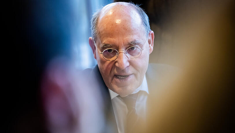 "Rechtsstaat und Demokratie müssten attraktiver gemacht werden“, fordert Gregor Gysi im Interview mit der AZ. "Rechtsstaat und Demokratie müssten attraktiver gemacht werden“, fordert Gregor Gysi im Interview mit der AZ.