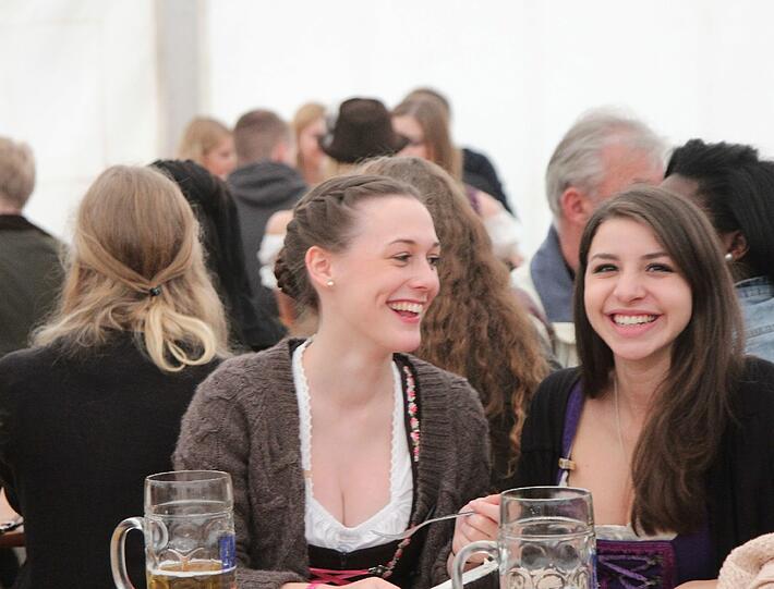Selten ist eine Veranstaltung in Harlaching so umstritten gewesen wie das diesjährige Burschenfest. Die AZ hat sich selber ein Bild gemacht.