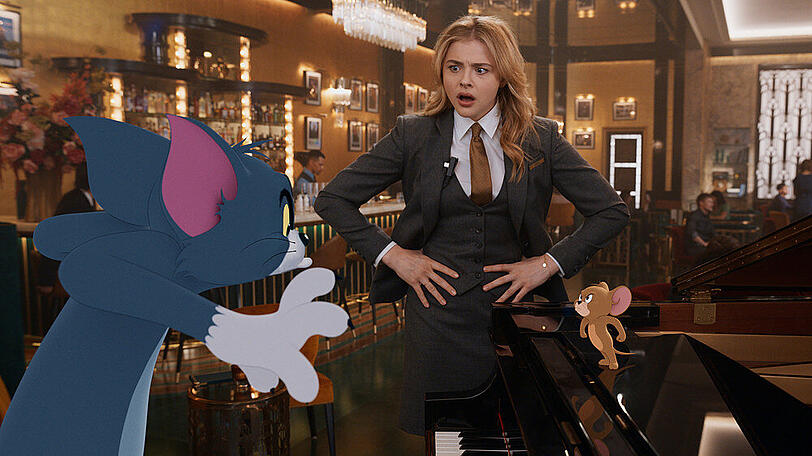 Kater Tom, Chloë Grace Moretz als Kayla und Maus Jerry