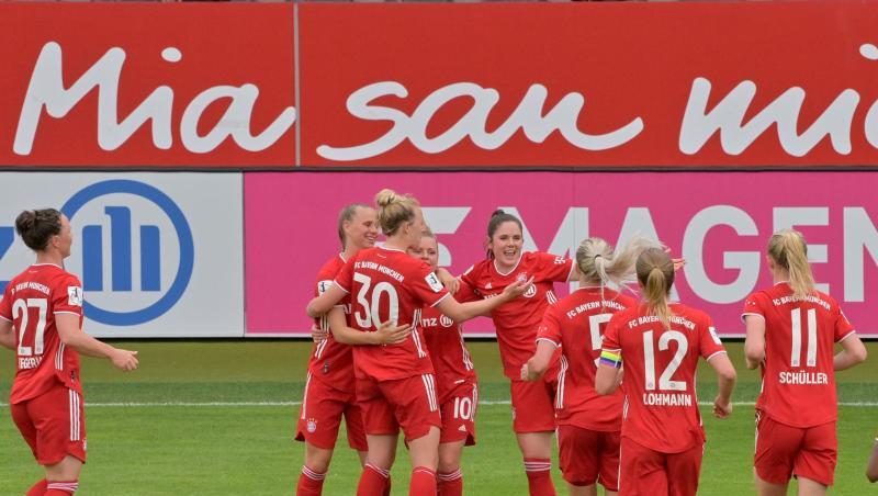 Die Fußballerinnen des FC Bayern beziehen in der Winterpause erneut ein Trainingslager in Katar.