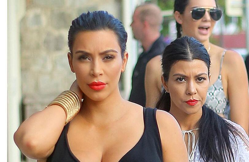Ob Kim oder Kourtney Kardashian - die Reality-TV-Stars sind ausgesprochen große Fans von Schönheitsoperationen.