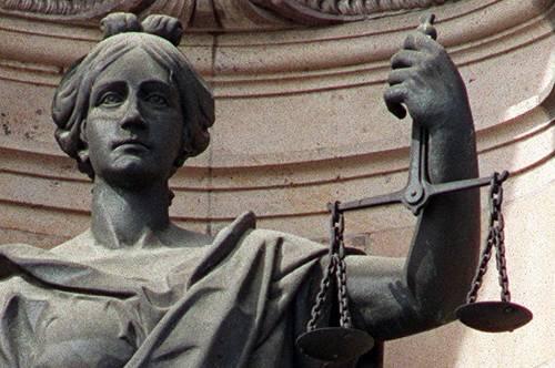 Gegen den Polizisten laufen Ermittlungen.