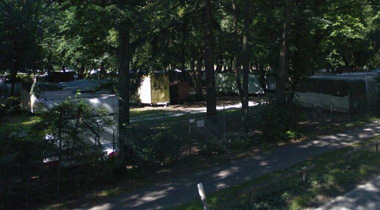 Der Campingplatz liegt in der Nähe vom Autobahnende der A8.