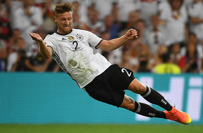 Shkrodran Mustafi: Note 4 Kam nach 60 Minuten für den verletzten Boateng und rückte in die Innenverteidigung.