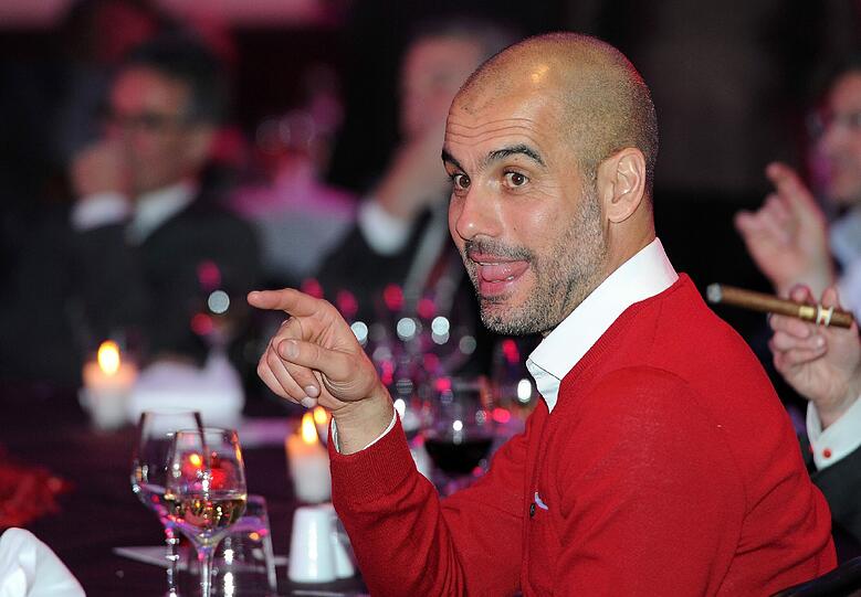 Und auch die Tischgesellschaft von Pep kann sich sehen lassen.