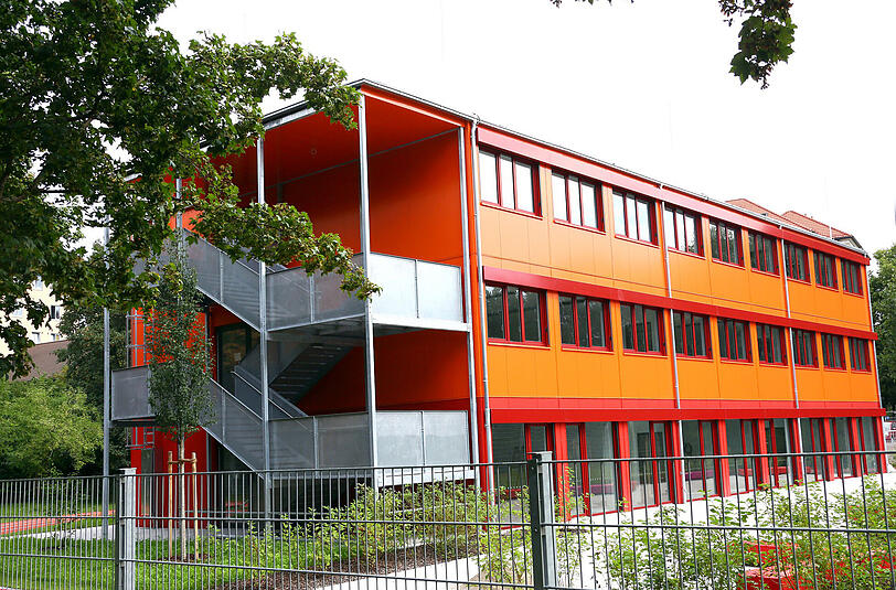 Der neue Schulpavillon an der Flurstraße muss abgerissen werden.