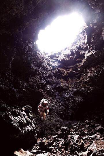 Bei dem gemeinsamen Projekt der Universität Hawaii und der US-Weltraumbehörde Nasa hatte die kleine Gruppe von Forschern getestet, wie man unter widrigen Bedingungen für lange Zeit auf engem Raum zusammenleben kann.