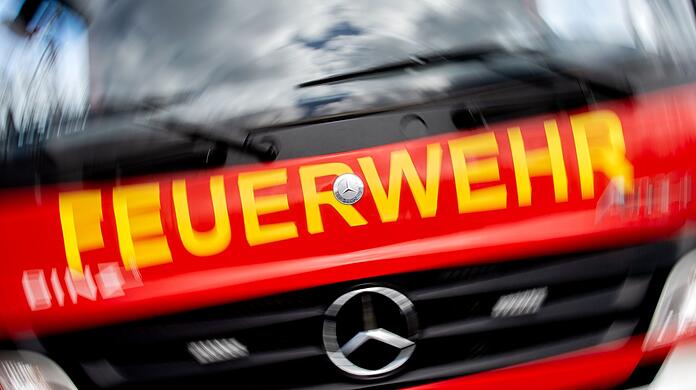 Die Feuerwehr hat einen 19-Jährigen aus der Isar bei Oberföhring gerettet. (Symbolbild)