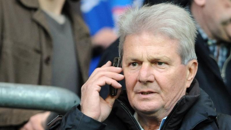 Dietmar Hopp Hopp hat seit dem Aufstieg in die Bundesliga 2008 weit über 170 Millionen Euro in den Club gesteckt, wollte aber keine Summe möglicher neuer Sponsorengelder nennen. Dietmar Hopp Hopp hat seit dem Aufstieg in die Bundesliga 2008 weit über 170 Millionen Euro in den Club gesteckt, wollte aber keine Summe möglicher neuer Sponsorengelder nennen.